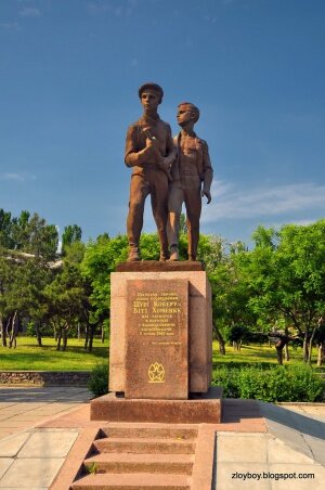 Витя Хоменко и Шура Кобер. Жизнь за Родину